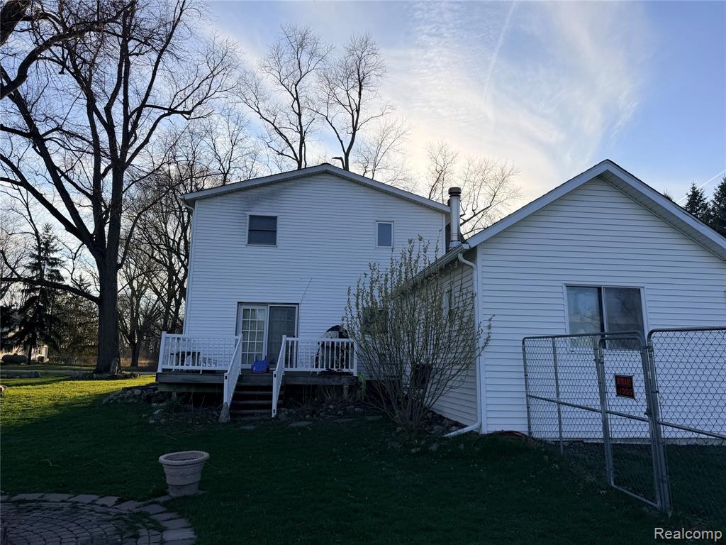 6038 Byron Road Howell, MI 48855 - Photo 6 of 24