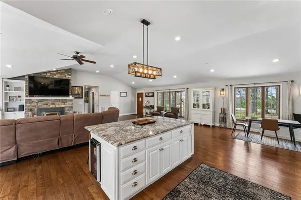 $735,000 | 14441 State Hwy U, Cross Timbers, MO 65634