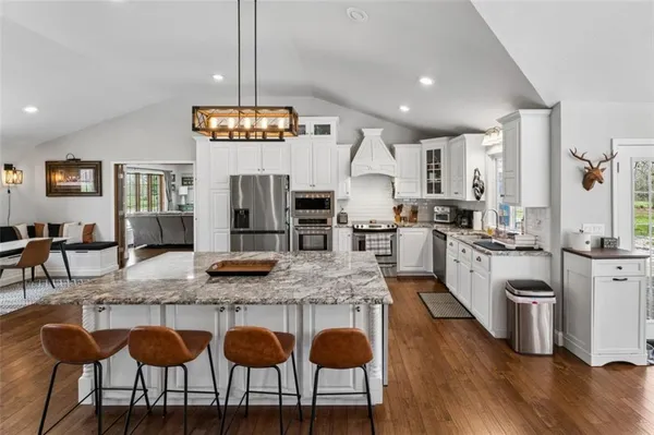 $735,000 | 14441 State Hwy U, Cross Timbers, MO 65634