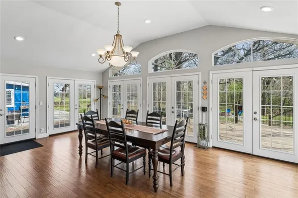 $735,000 | 14441 State Hwy U, Cross Timbers, MO 65634