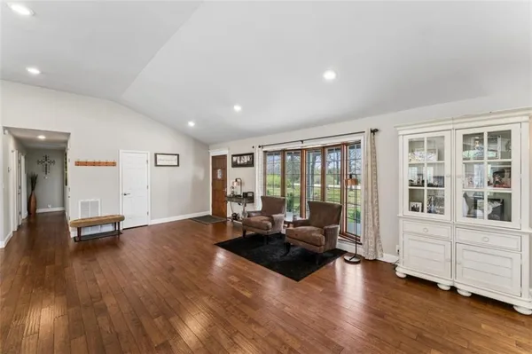 $735,000 | 14441 State Hwy U, Cross Timbers, MO 65634