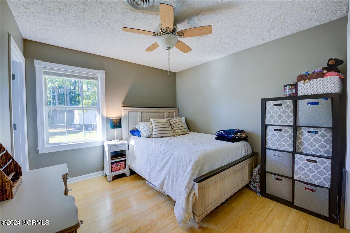 411 Sandy Point Road New Bern, NC 28560 - Photo 19 of 39 36-411_Sandy_Point-18