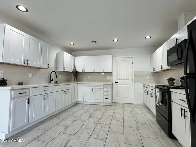 $469,999 | 2250 East Willetta Street, Phoenix, AZ 85006