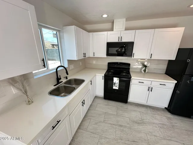 $469,999 | 2250 East Willetta Street, Phoenix, AZ 85006