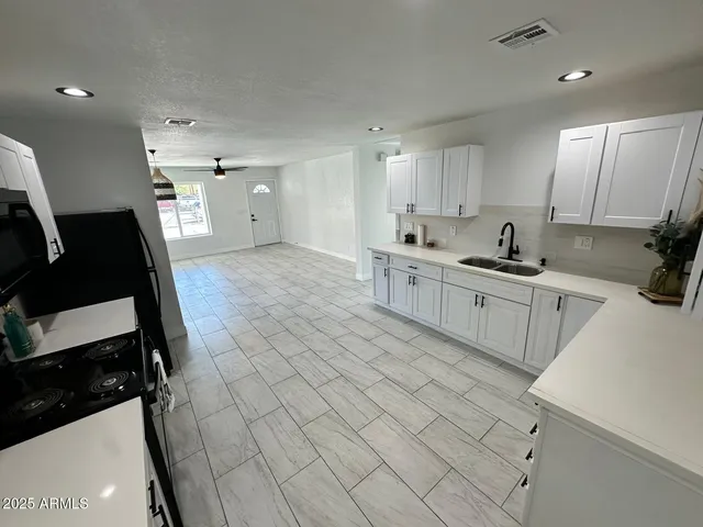 $469,999 | 2250 East Willetta Street, Phoenix, AZ 85006