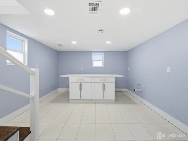 $3,300 | 14 John Street, Carteret, NJ 07008