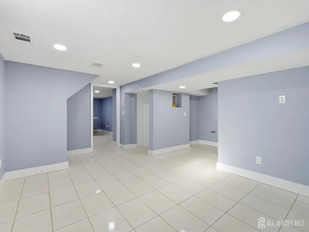 $3,300 | 14 John Street, Carteret, NJ 07008