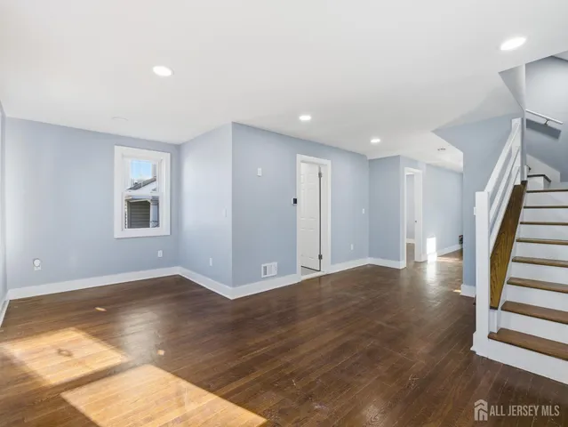 $3,300 | 14 John Street, Carteret, NJ 07008