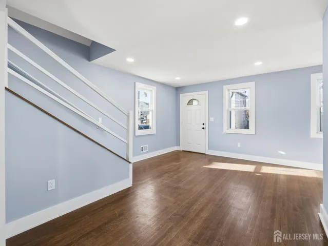 $3,300 | 14 John Street, Carteret, NJ 07008