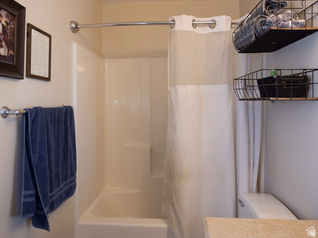 7532 North Castle Rock Road Eagle Mountain, UT 84005 - Photo 25 of 40 Full bath featuring shower / tub combo and vanity