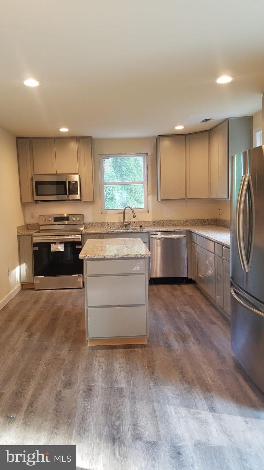 304 Locust Avenue Baltimore, MD 21221 - Photo 4 of 9 Gallery Image 4