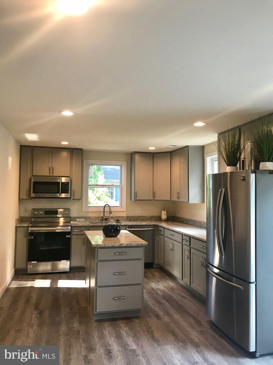 304 Locust Avenue Baltimore, MD 21221 - Photo 5 of 9 Gallery Image 5