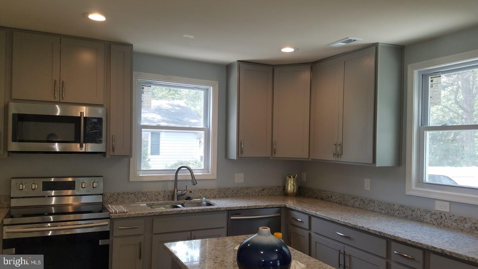 304 Locust Avenue Baltimore, MD 21221 - Photo 6 of 9 Gallery Image 6