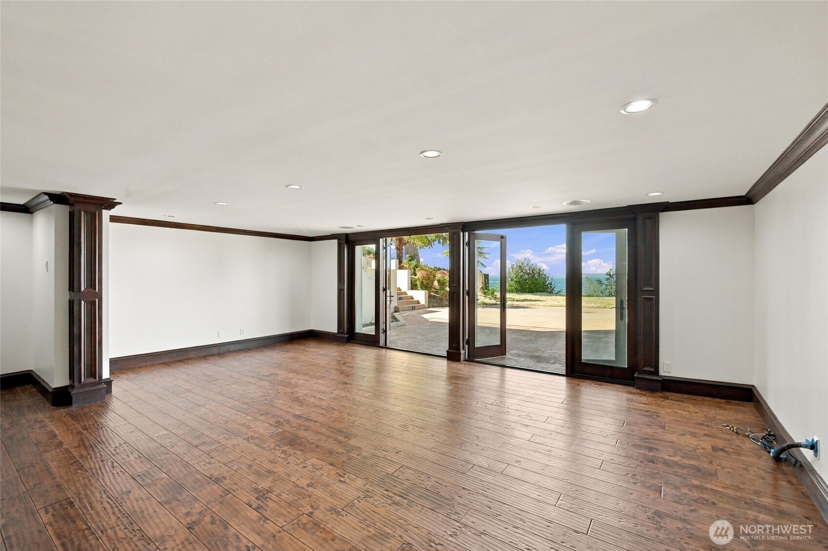 8711 Talbot Road Edmonds, WA 98026 - Photo 27 of 39 Gallery Image 27