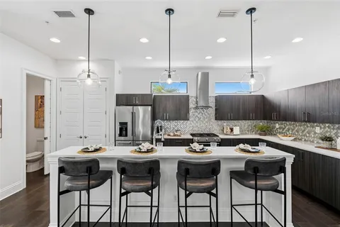 $1,450,000 | 300 Delmar Terrace South, St. Petersburg, FL 33701
