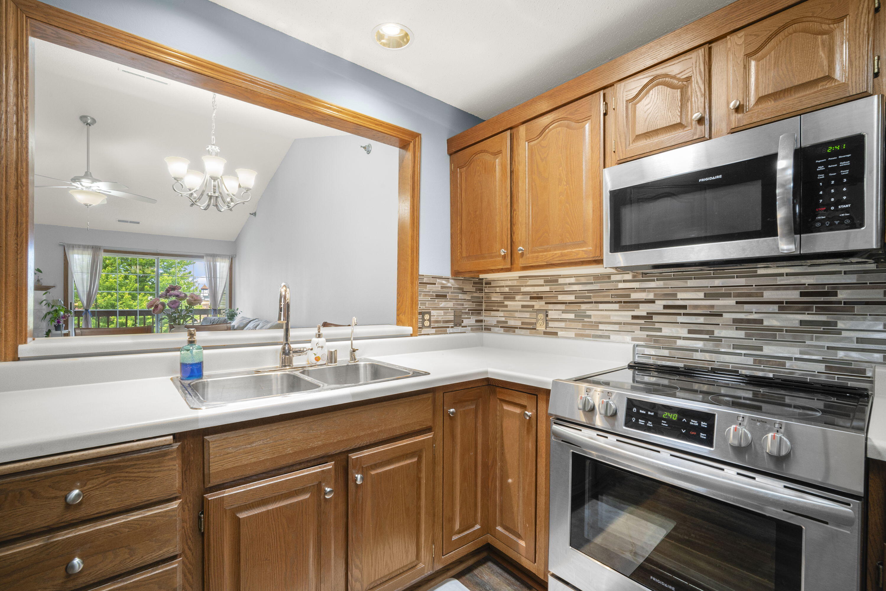 4511 South 124th Street New Berlin, WI 53151 - Photo 6 of 22 10_imgDSC06527