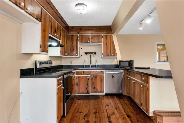 $295,000 | 172 South Hickory Lane, Cleveland, GA 30528