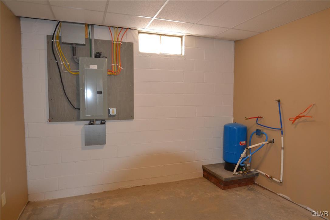 2303 West Best Road Bath, PA 18014 - Photo 24 of 29