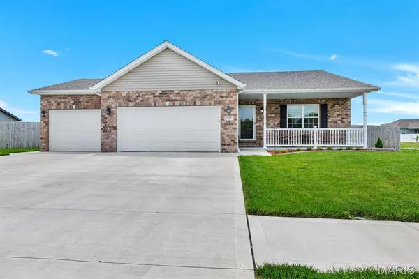 $349,900 | 3548 Cardinal Crossing Boulevard, Granite City, IL 62040