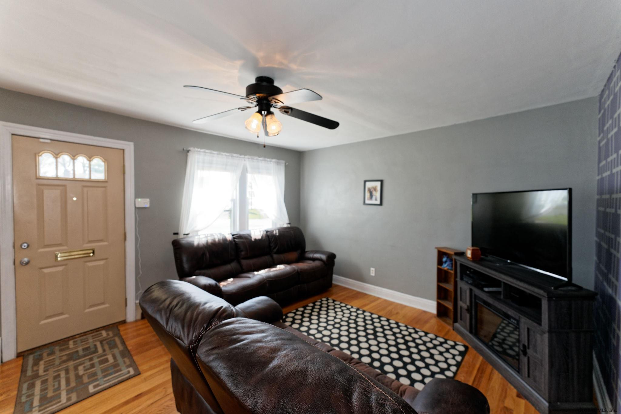2090 Careleon Road Schenectady, NY 12303 - Photo 9 of 32 Photo 9