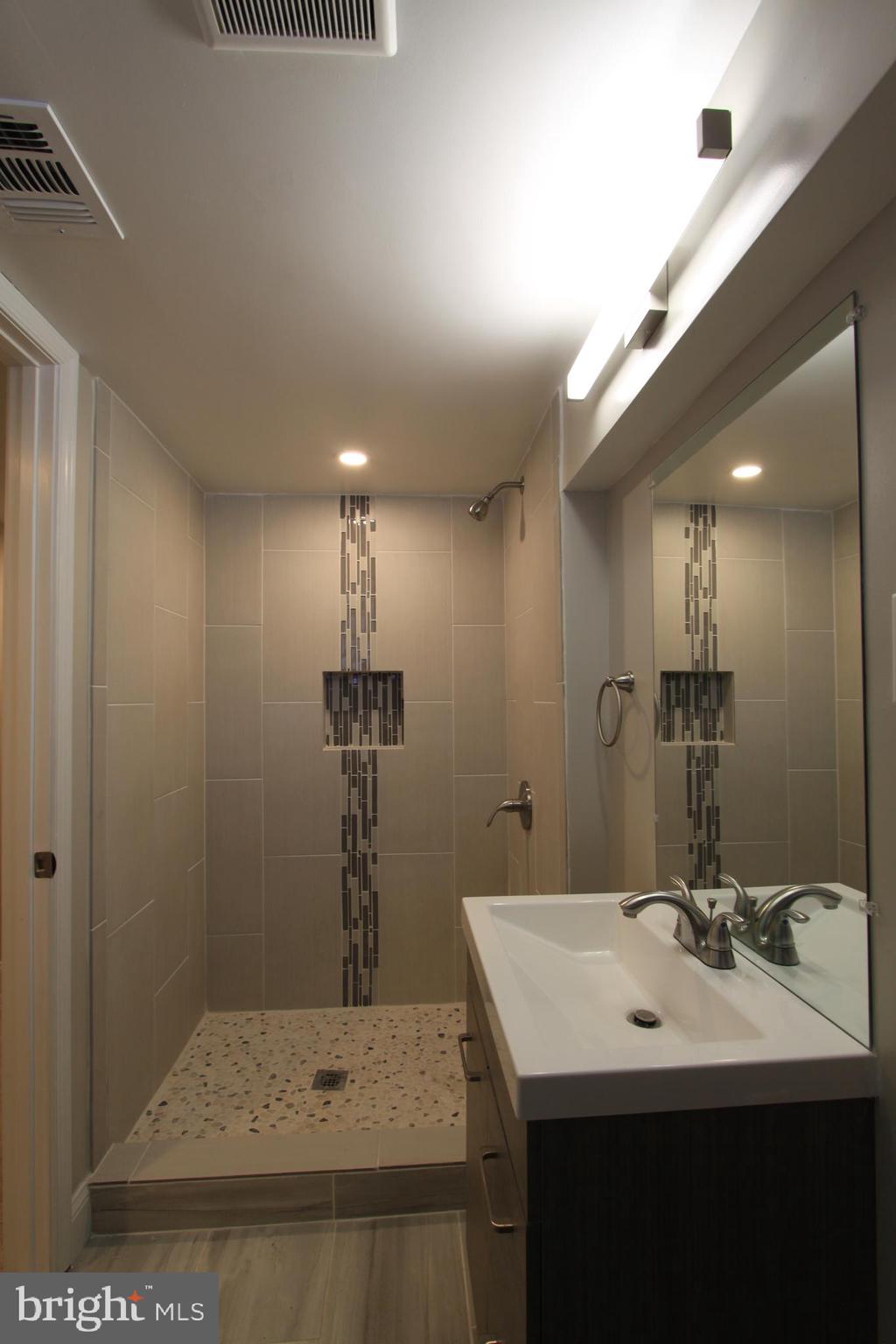 3831 Kimble Road Baltimore, MD 21218 - Photo 8 of 15 Basement bath