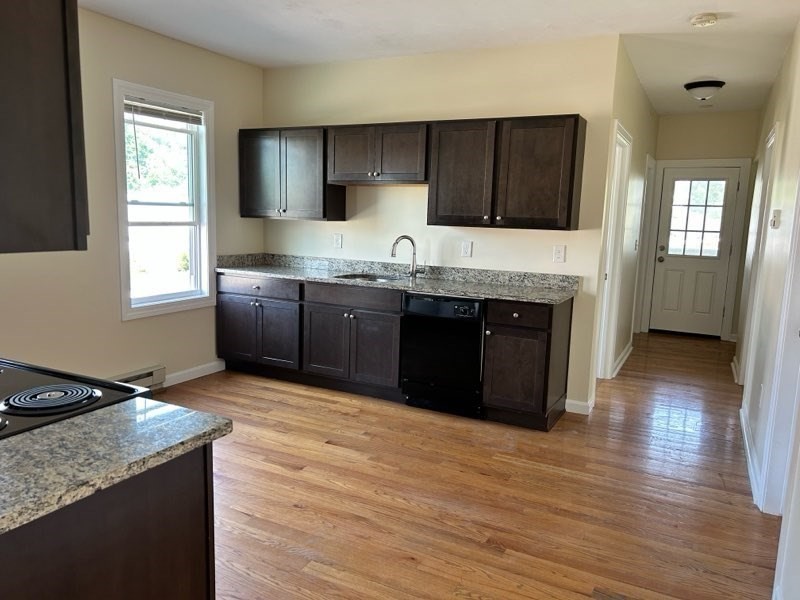 327 Hamilton Street, Unit 2 Worcester, MA 01604 - Photo 2 of 7 Gallery Image 2