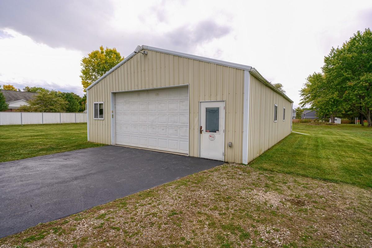 1011 Doherty Road Columbus, OH 43228 - Photo 42 of 53 Gallery Image 42