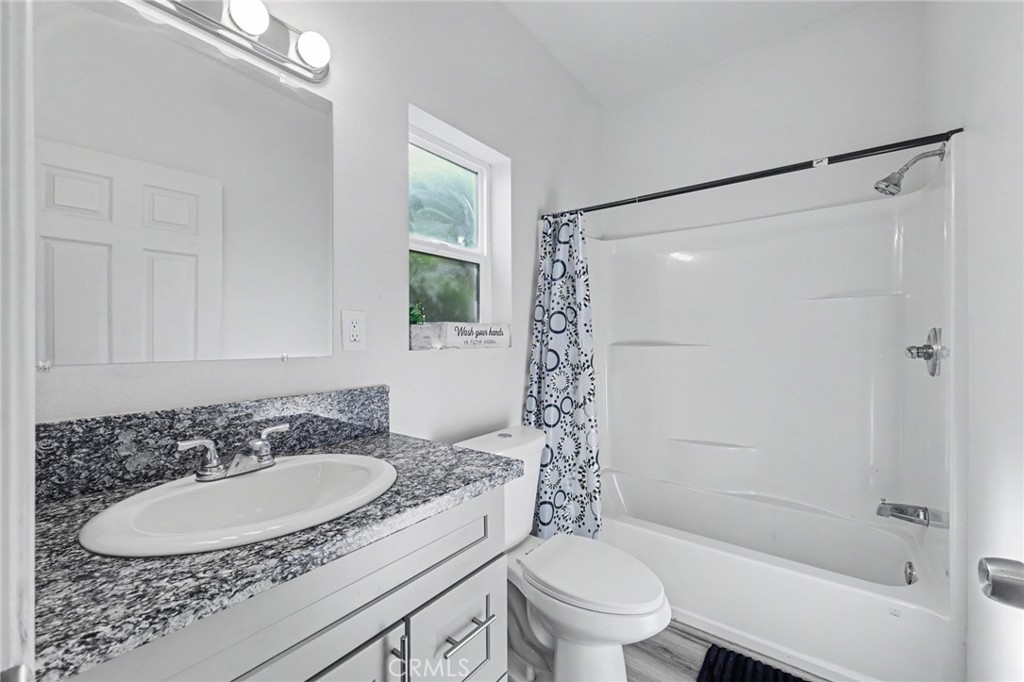 1903 North Grape Avenue Compton, CA 90222 - Photo 10 of 14 Adu- Bathroom