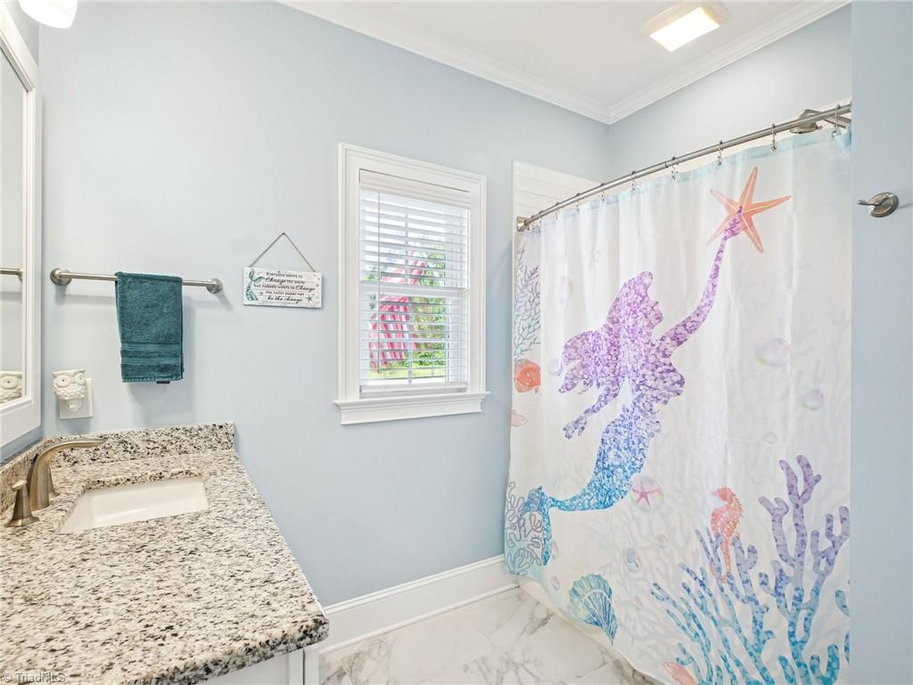 1659 Angus Ridge Drive Kernersville, NC 27284 - Photo 20 of 34 Guest full bath on the main level