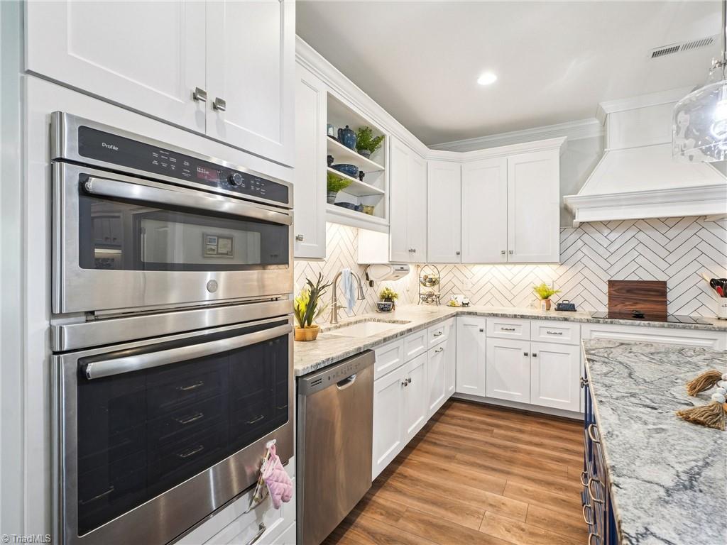 1659 Angus Ridge Drive Kernersville, NC 27284 - Photo 8 of 34 Nice appliances and Refrigerator remains!