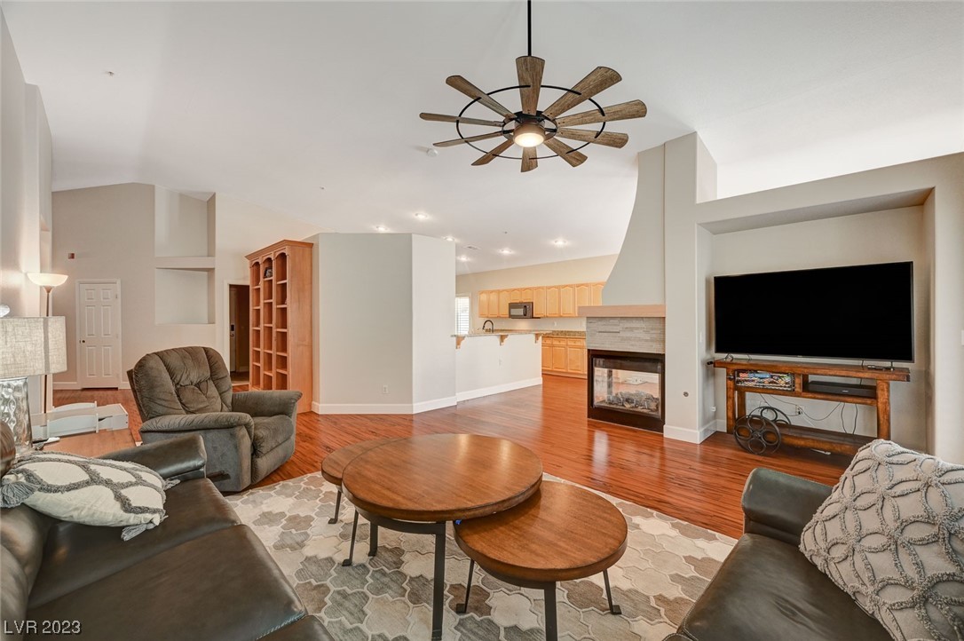 380 Desert Cove Road Henderson, NV 89012 - Photo 5 of 39 Gallery Image 5