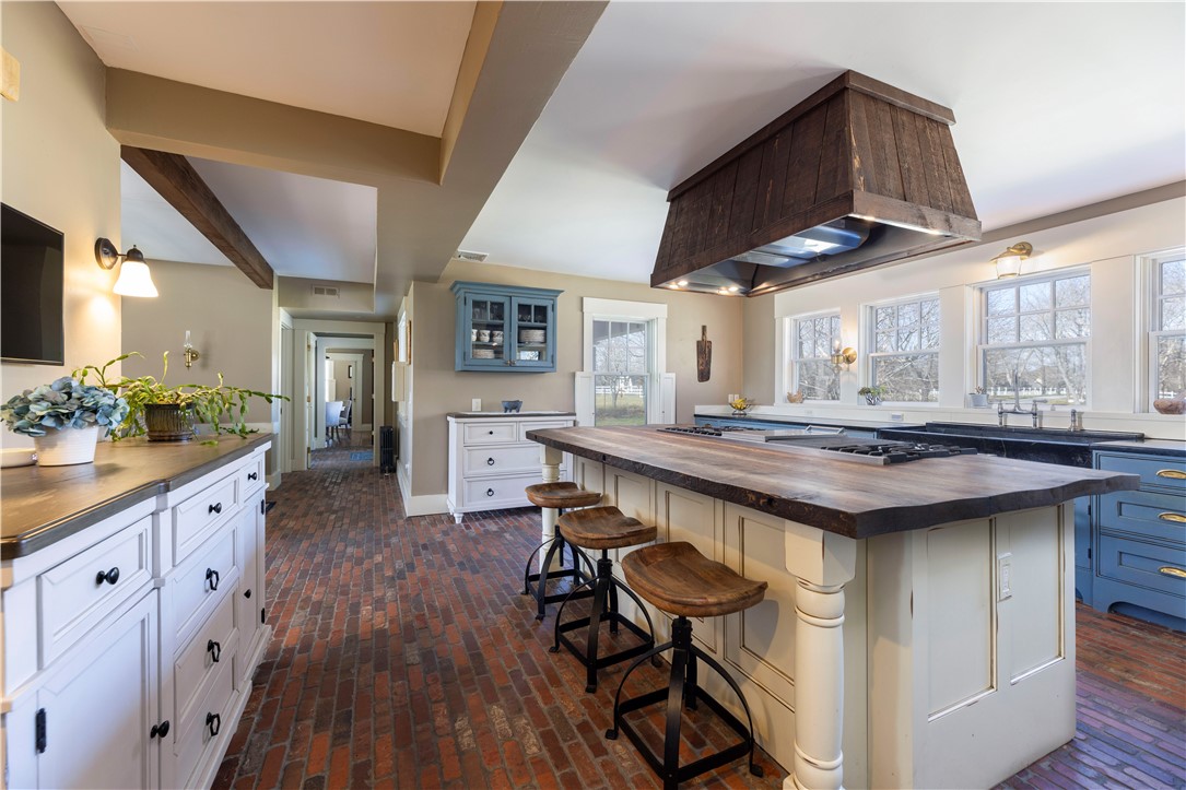 290 Fletcher Road North Kingstown, RI 02852 - Photo 5 of 50