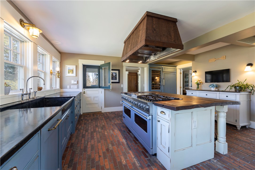 290 Fletcher Road North Kingstown, RI 02852 - Photo 7 of 50