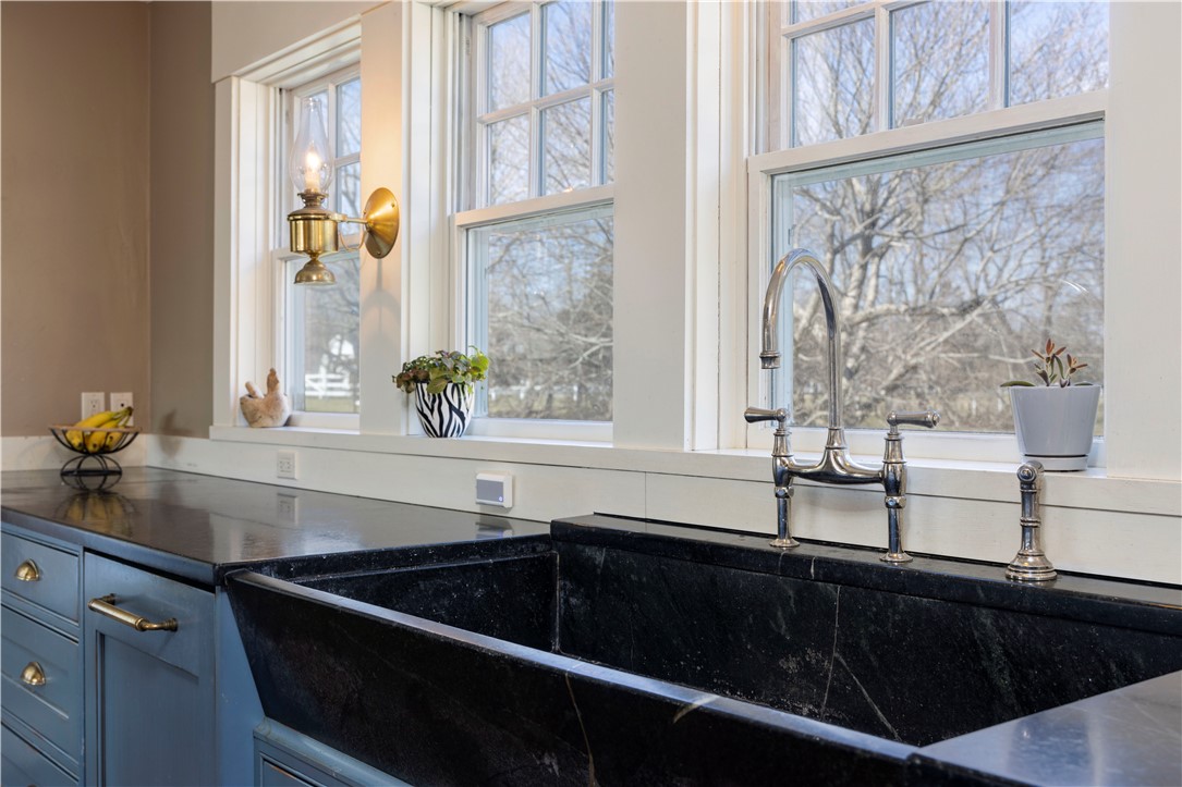 290 Fletcher Road North Kingstown, RI 02852 - Photo 8 of 50