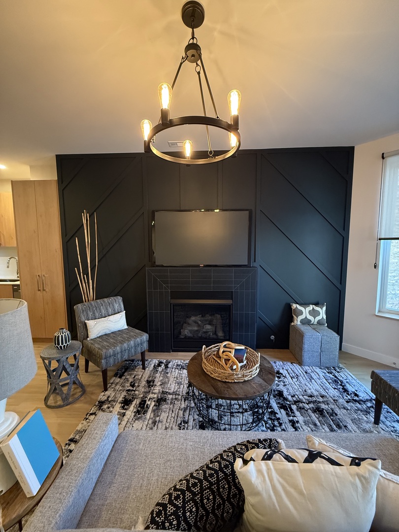 1015 North California Avenue, Unit 1F Chicago, IL 60622 - Photo 4 of 14