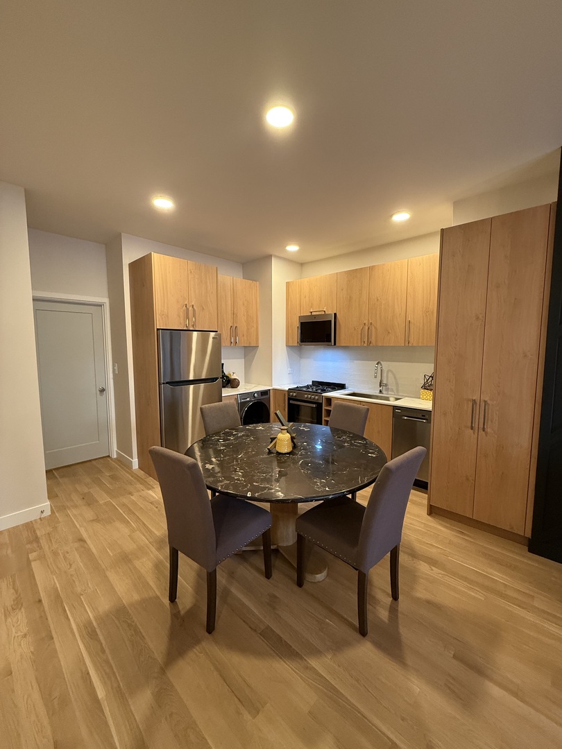 1015 North California Avenue, Unit 1F Chicago, IL 60622 - Photo 6 of 14