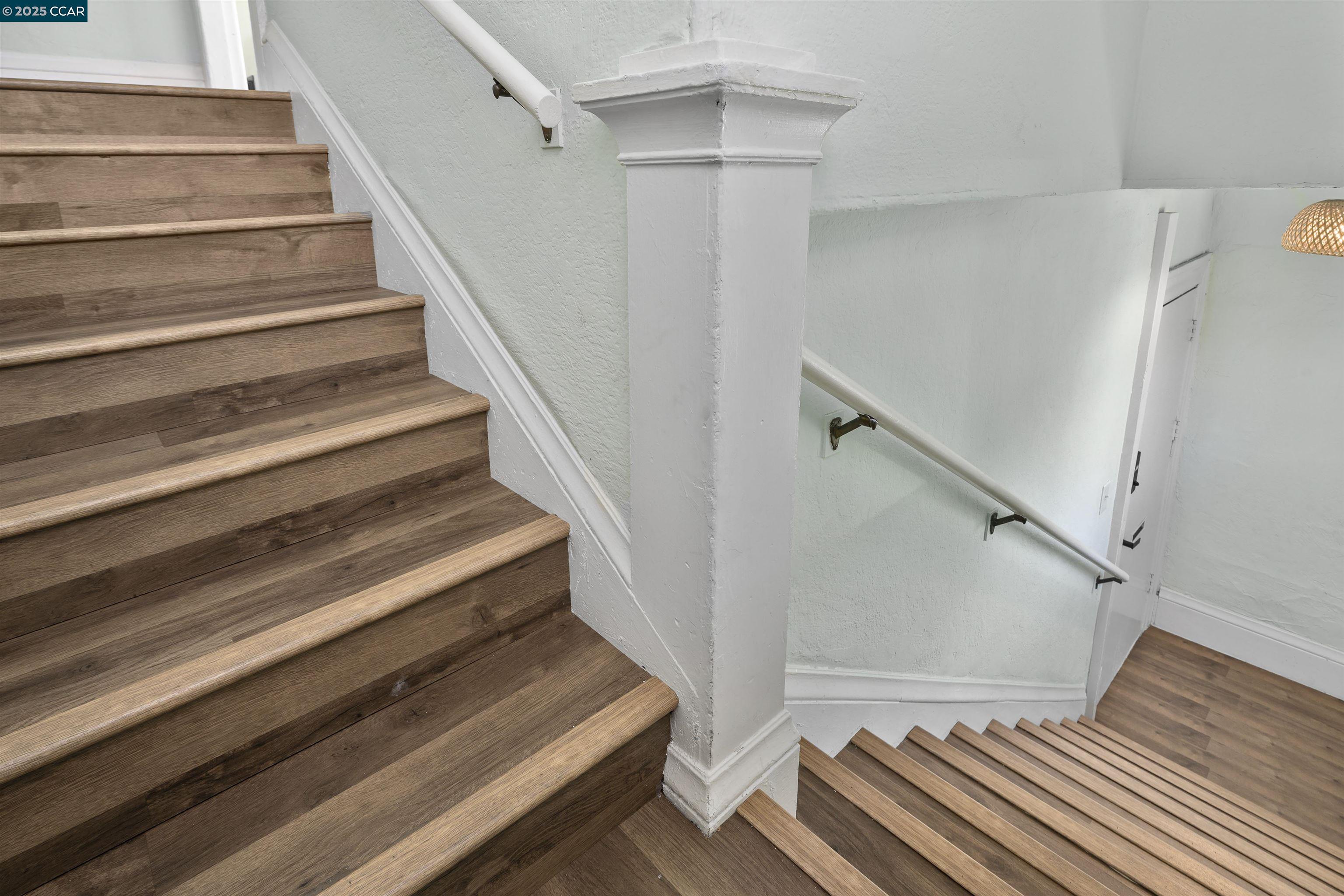 874 36th Street Oakland, CA 94608 - Photo 7 of 41 a view of entryway