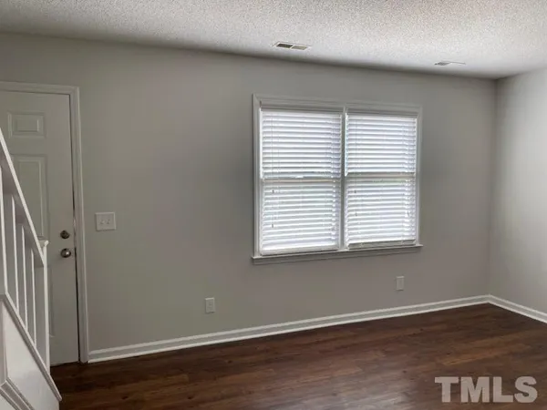 $1,375 | 4036 Greenleaf Street, Unit 102, Raleigh, NC 27606