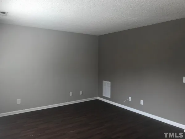 $1,350 | 4036 Greenleaf Street, Unit 102, Raleigh, NC 27606