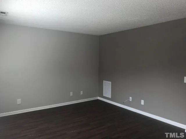 $1,500 | 4036 Greenleaf Street, Unit 102, Raleigh, NC 27606