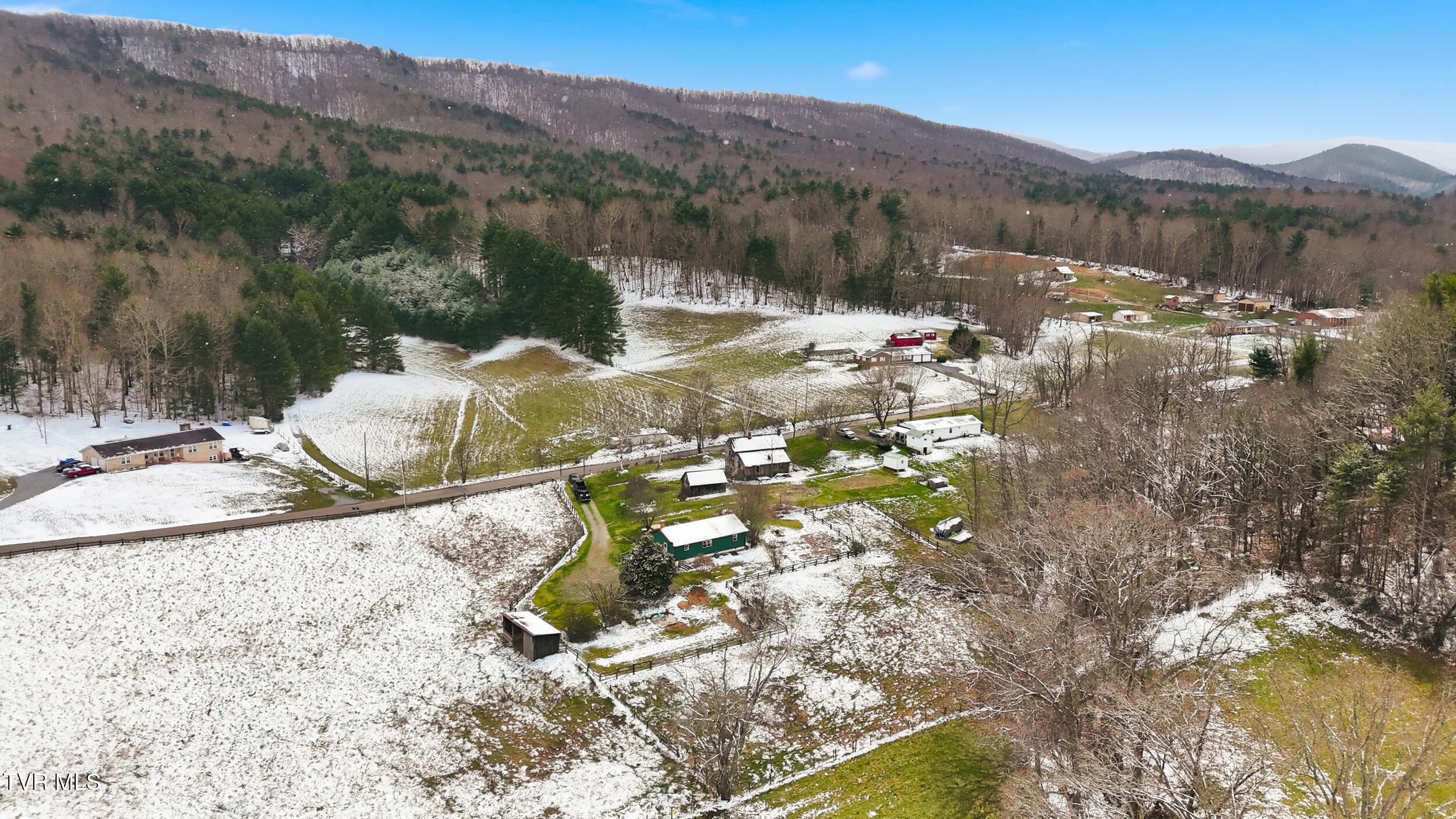1208 Dry Road Speedwell, VA 24374 - Photo 31 of 32 36_dji_20260317145723_0030_d