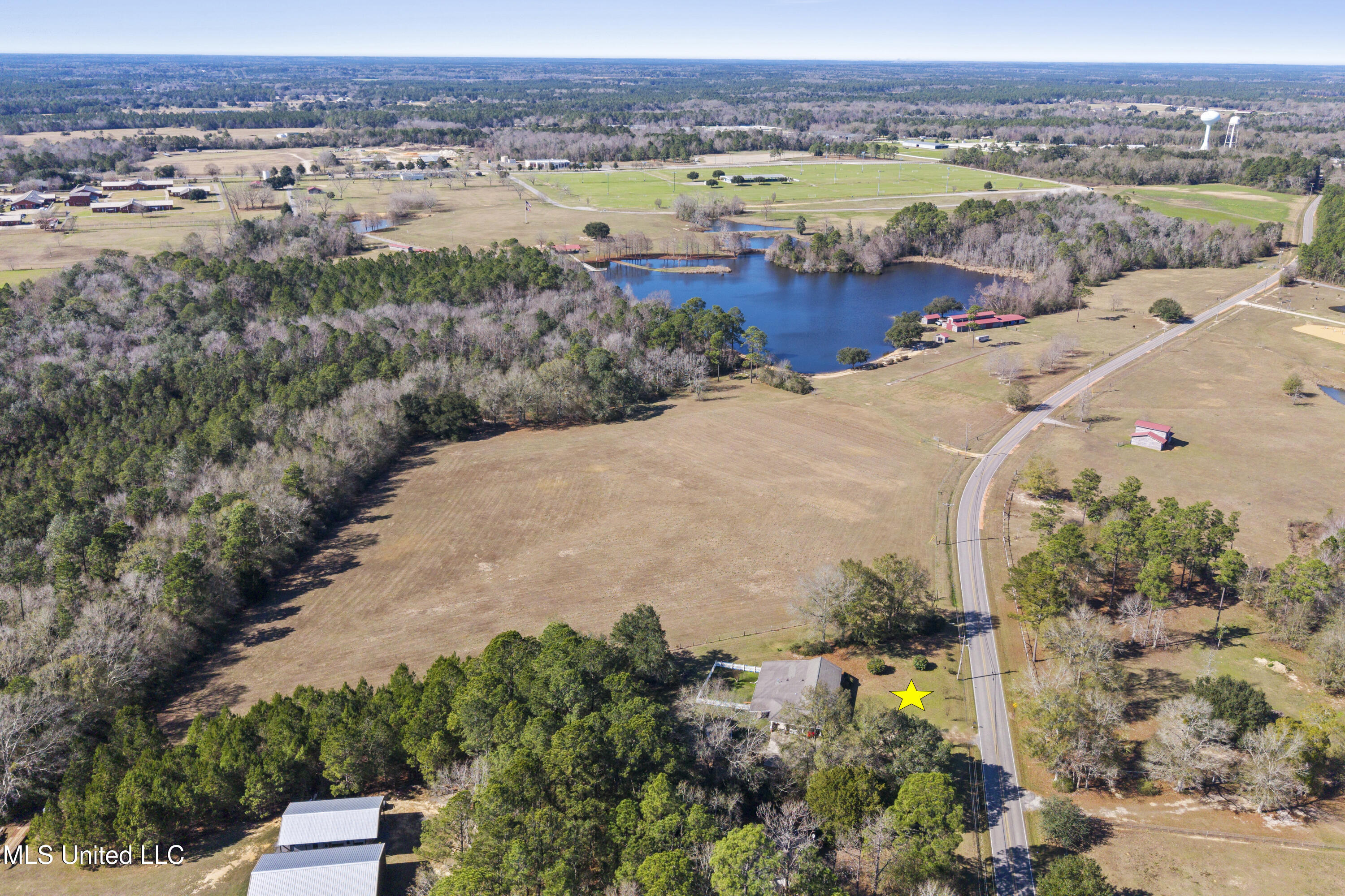 15501 John Clark Road Gulfport, MS 39503 - Photo 4 of 69 0003