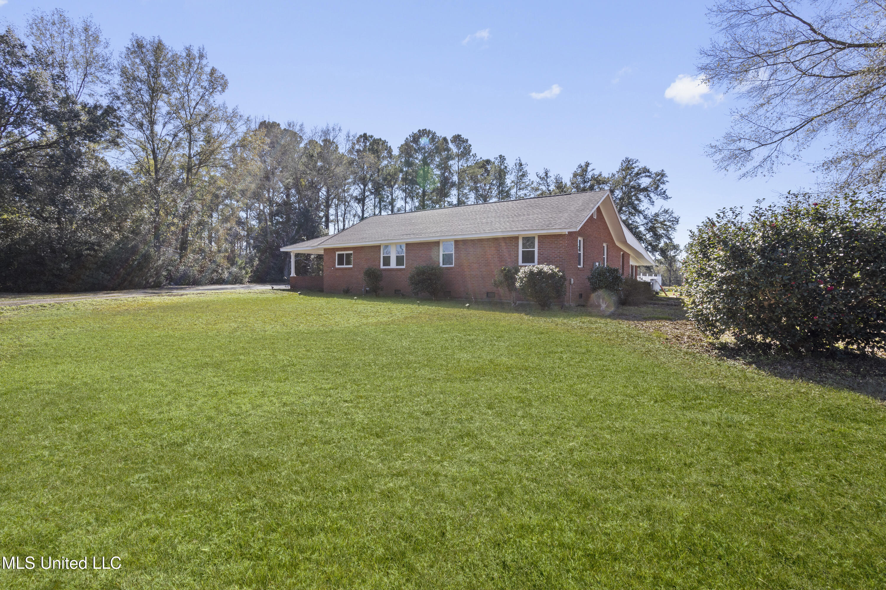 15501 John Clark Road Gulfport, MS 39503 - Photo 5 of 69 0005