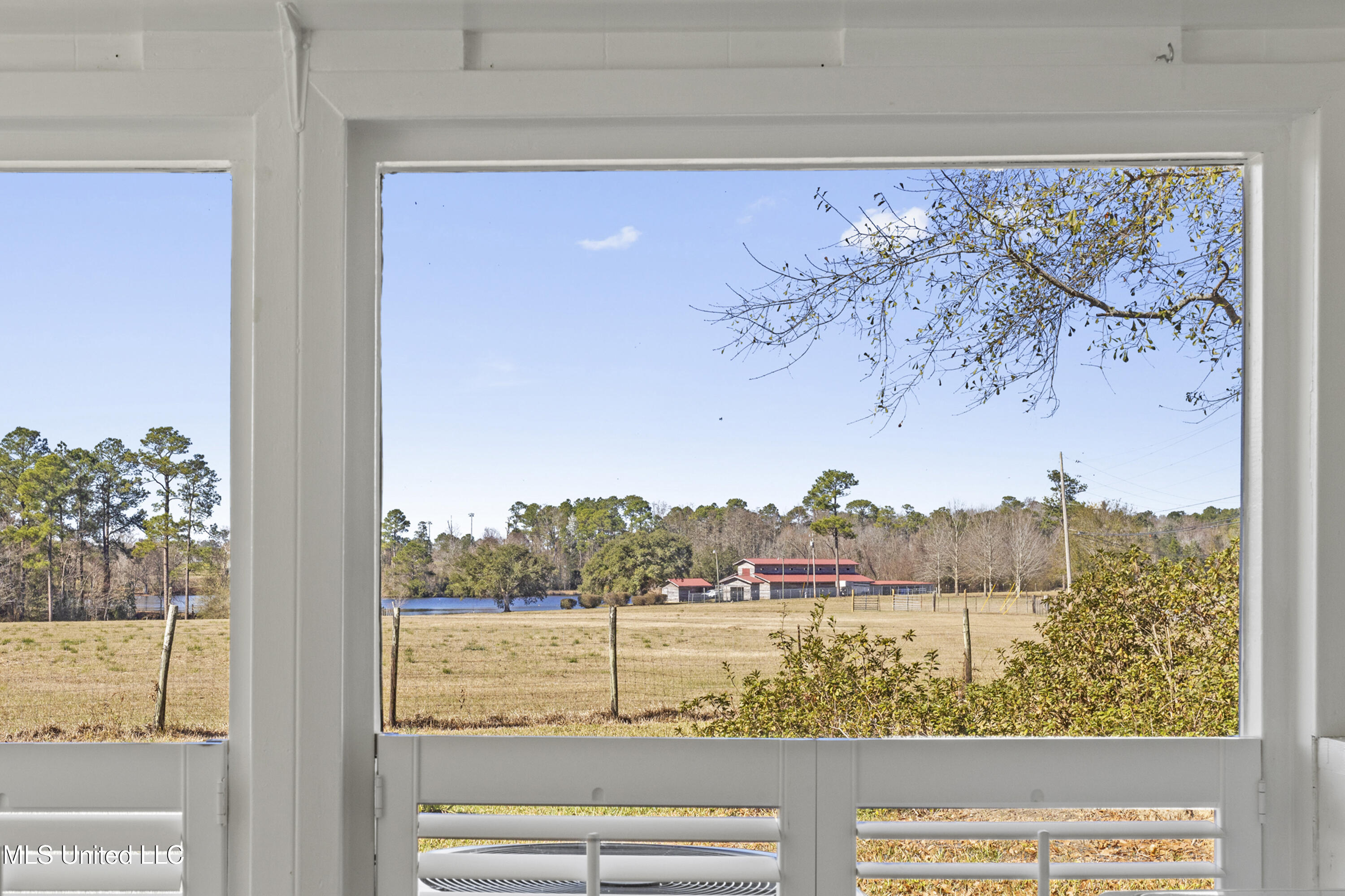 15501 John Clark Road Gulfport, MS 39503 - Photo 6 of 69 0004