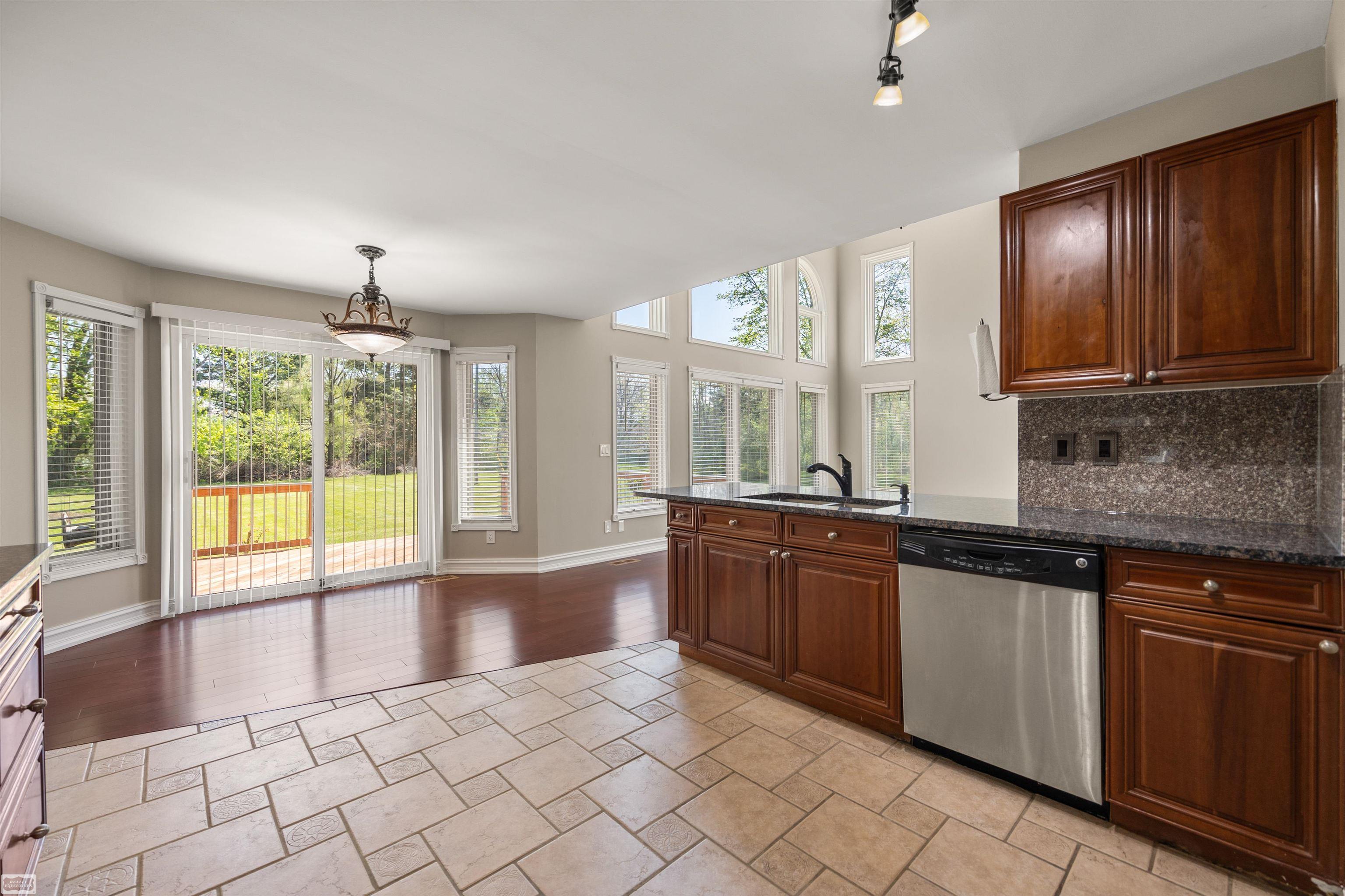 3129 Bendelow Road Rochester, MI 48307 - Photo 12 of 39