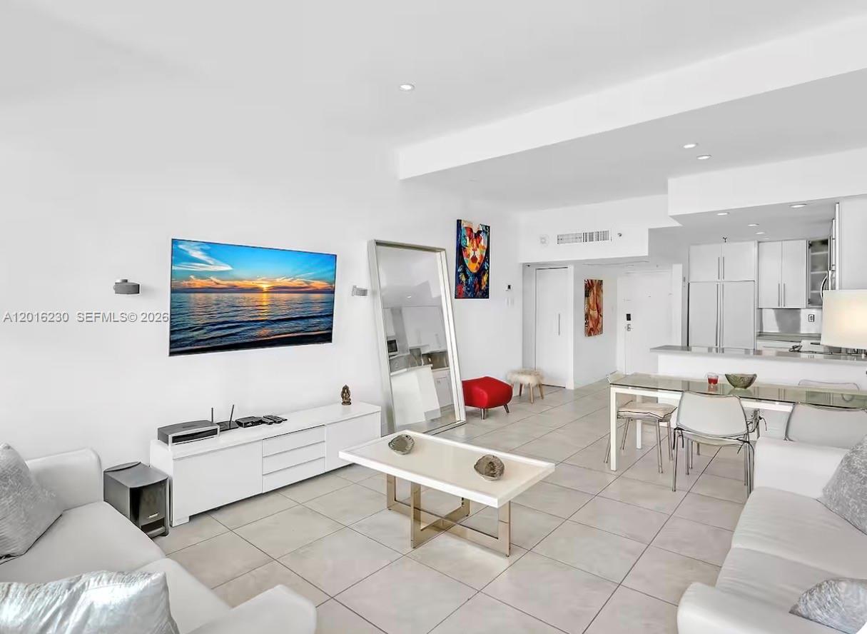 100 Lincoln Road, Unit 1641 Miami Beach, FL 33139 - Photo 5 of 26