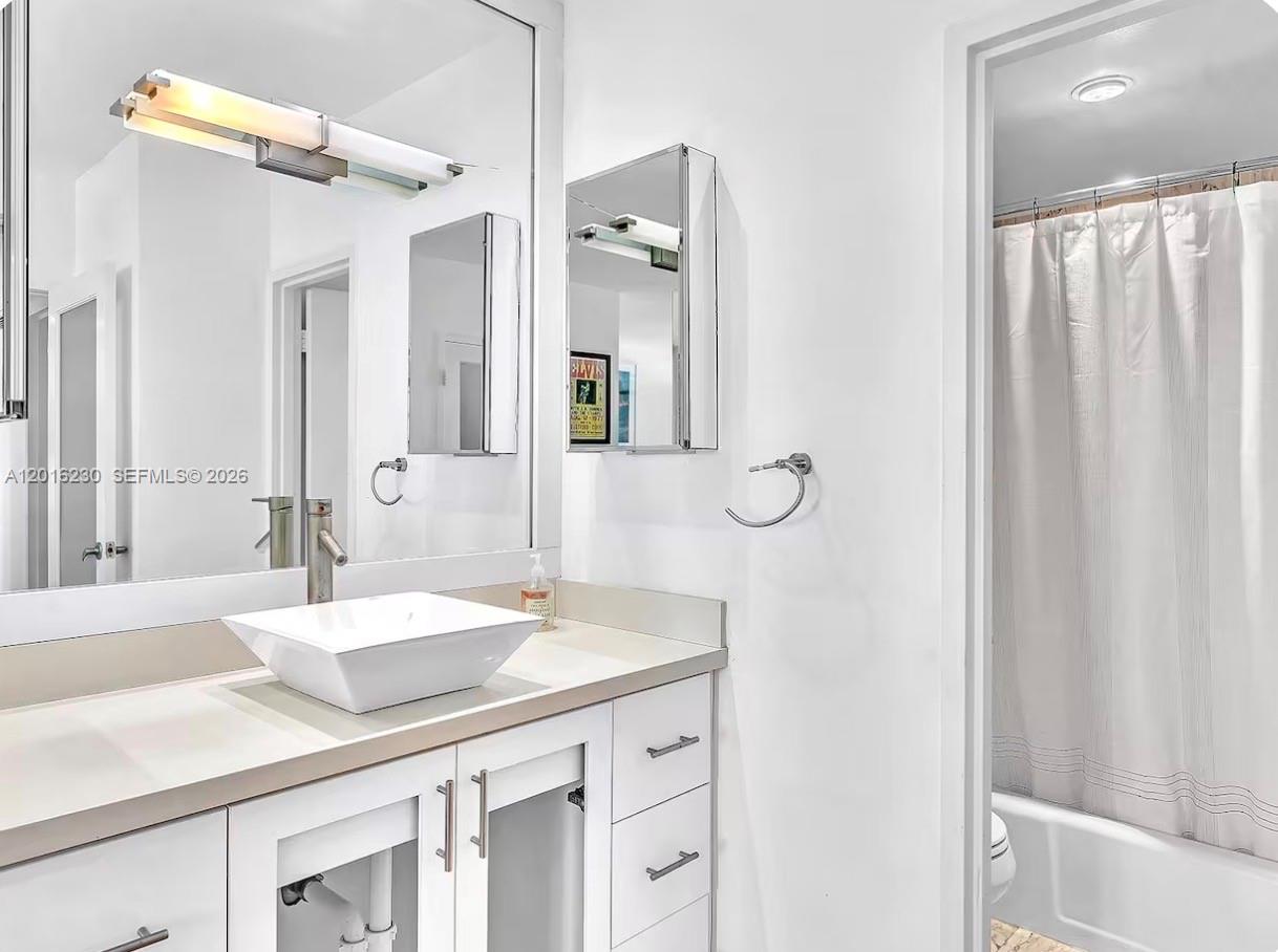 100 Lincoln Road, Unit 1641 Miami Beach, FL 33139 - Photo 9 of 26