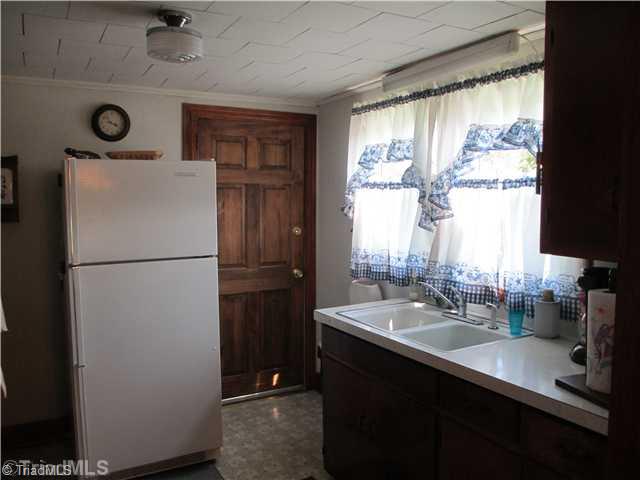 257 Belton Road Mount Airy, NC 27030 - Photo 4 of 8 Kitchen.