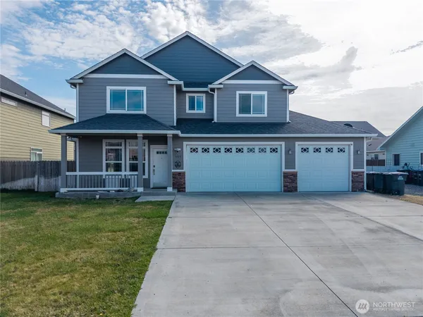 $479,000 | 3425 West Glenmoor Drive, Moses Lake, WA 98837