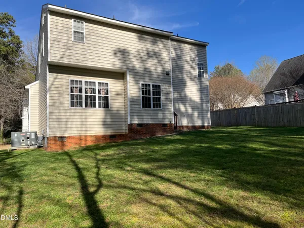 a front view of house with yard